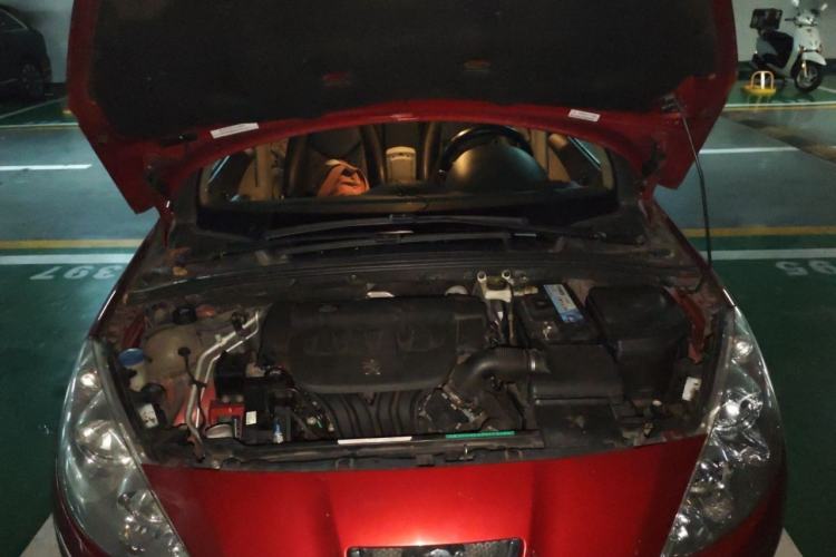 Used Peugeot 408 2011 2.0L Manual Comfort Edition Engine Bay