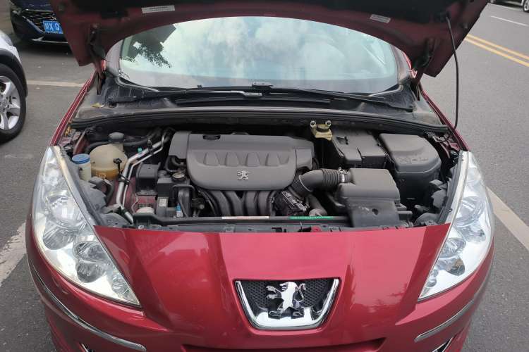Used Peugeot 408 2011 2.0L Manual Luxury Edition Engine Bay