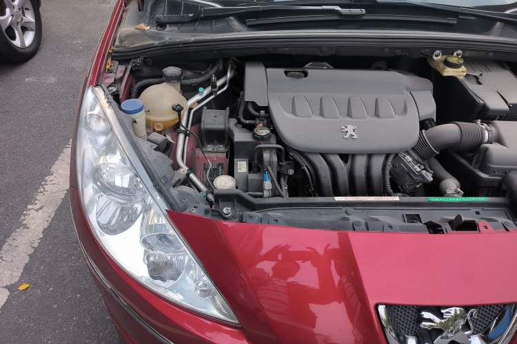 Used Peugeot 408 2011 2.0L Manual Luxury Edition Engine Bay Right