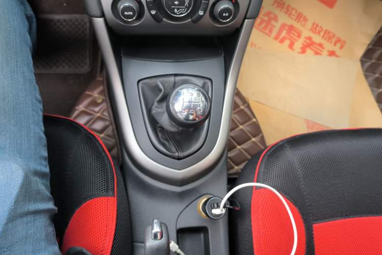 Used Peugeot 408 2011 2.0L Manual Luxury Edition Gear Lever