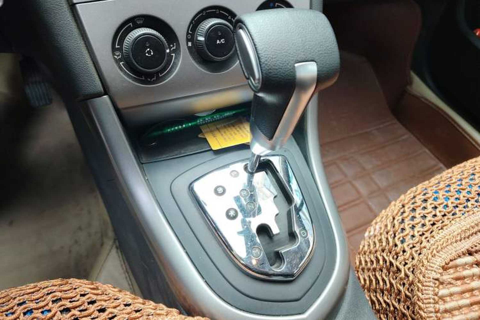 Used Peugeot 408 2011 2.0L Automatic Comfort Edition Gear Lever
