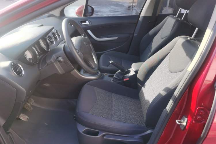 Used Peugeot 408 2011 2.0L Manual Comfort Edition Interior 1