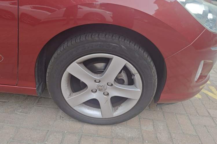 Used Peugeot 408 2011 2.0L Automatic Comfort Edition Right Front Wheel Hub