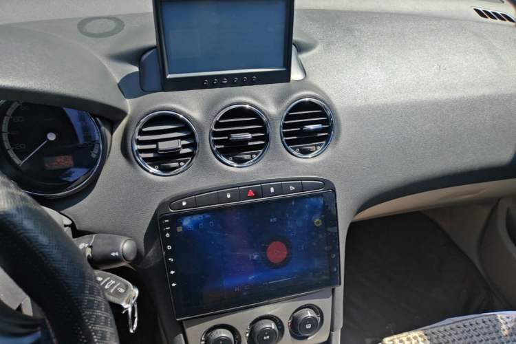 Used Peugeot 408 2011 2.0L Automatic Comfort Edition Audio And AC Panel