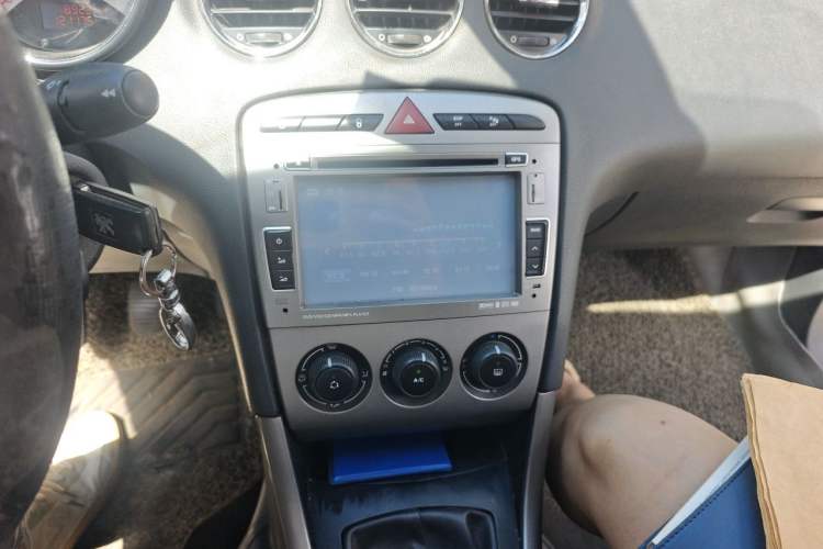 Used Peugeot 408 2011 1.6L Manual Comfort Edition Audio And AC Panel