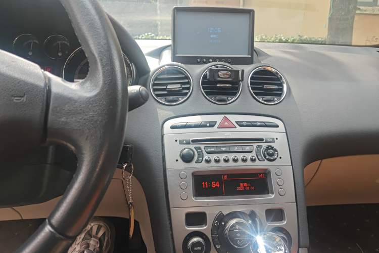 Used Peugeot 408 2011 2.0L Automatic Luxury Edition Audio And AC Panel