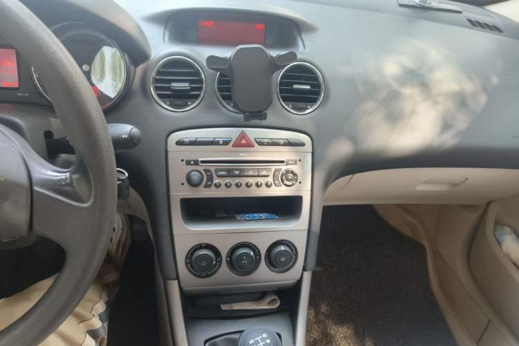 Used Peugeot 408 2011 2.0L Manual Comfort Edition Audio And AC Panel