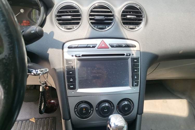 Used Peugeot 408 2011 2.0L Automatic Comfort Edition Audio And AC Panel