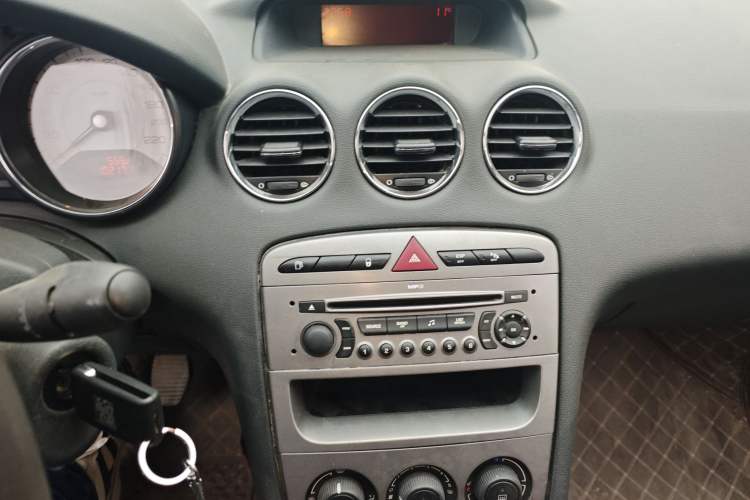 Used Peugeot 408 2011 2.0L Manual Comfort Edition Audio And AC Panel