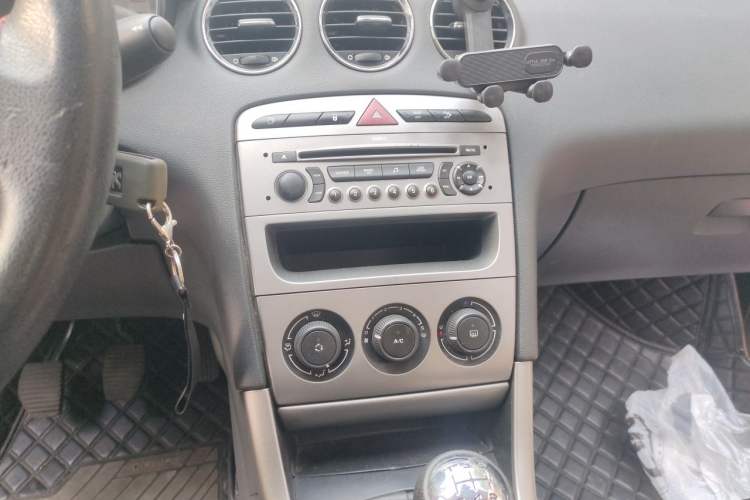 Used Peugeot 408 2011 1.6L Manual Comfort Edition Audio And AC Panel