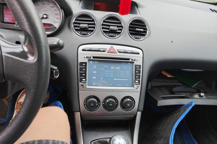Used Peugeot 408 2011 2.0L Manual Comfort Edition Audio And AC Panel
