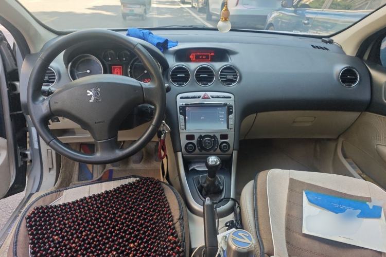 Used Peugeot 408 2011 1.6L Manual Comfort Edition Center Console