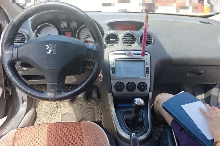 Used Peugeot 408 2011 1.6L Manual Comfort Edition Center Console
