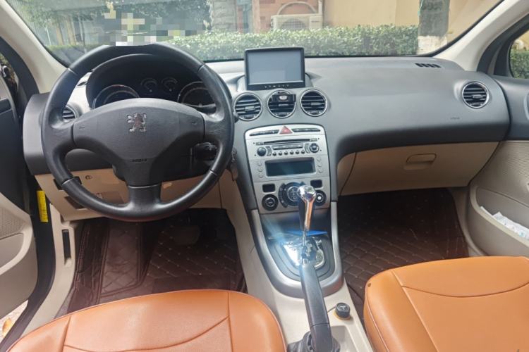 Used Peugeot 408 2011 2.0L Automatic Luxury Edition Center Console