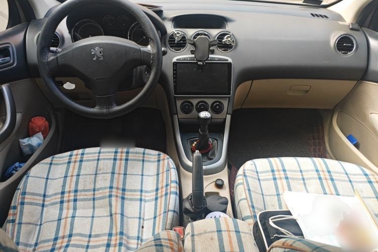 Used Peugeot 408 2011 1.6L Manual Comfort Edition Center Console