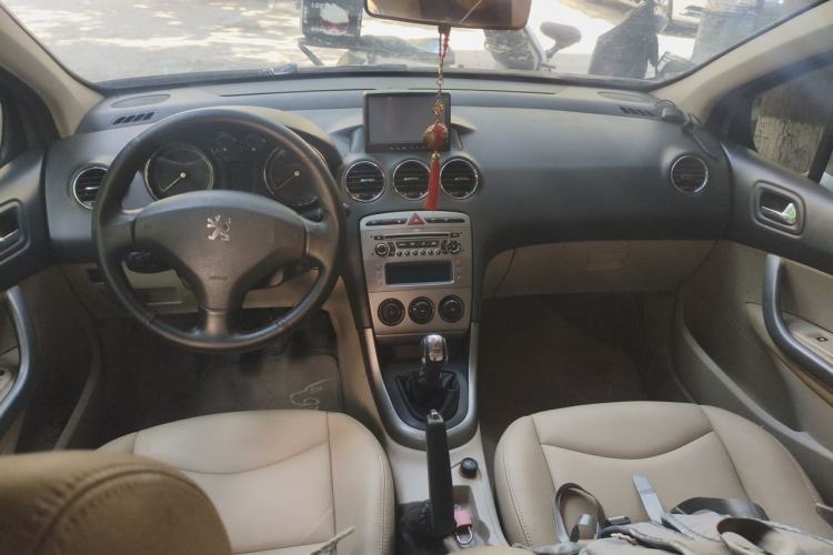 Used Peugeot 408 2011 1.6L Manual Comfort Edition Center Console