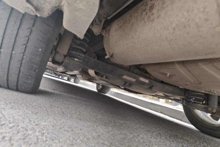 Used Peugeot 408 2011 2.0L Manual Comfort Edition Chassis Front Right