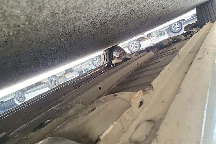 Used Peugeot 408 2011 2.0L Automatic Comfort Edition Chassis Front Right