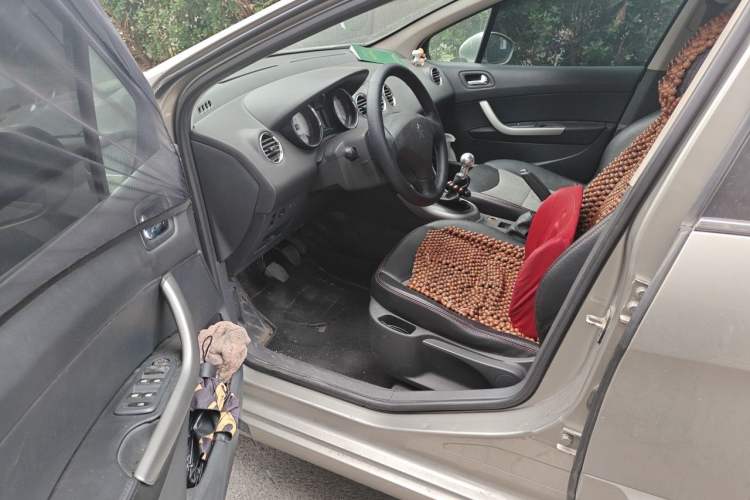 Used Peugeot 408 2011 2.0L Manual Comfort Edition Driver Seat