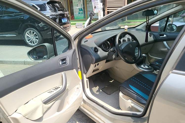 Used Peugeot 408 2011 2.0L Automatic Comfort Edition Driver Seat