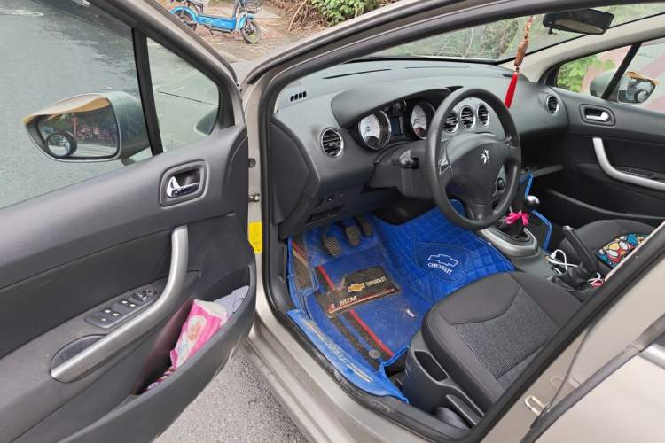 Used Peugeot 408 2011 2.0L Manual Comfort Edition Driver Seat