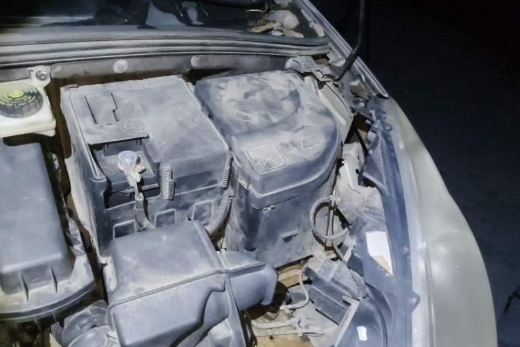 Used Peugeot 408 2011 1.6L Manual Comfort Edition Engine Bay Left