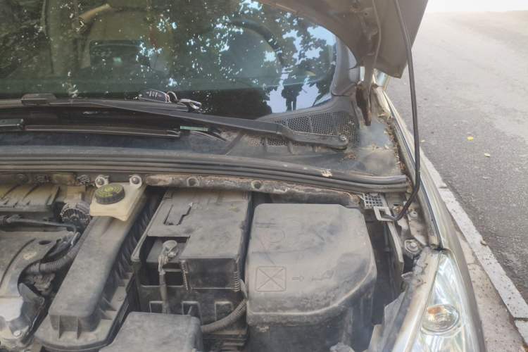Used Peugeot 408 2011 1.6L Manual Comfort Edition Engine Bay Left