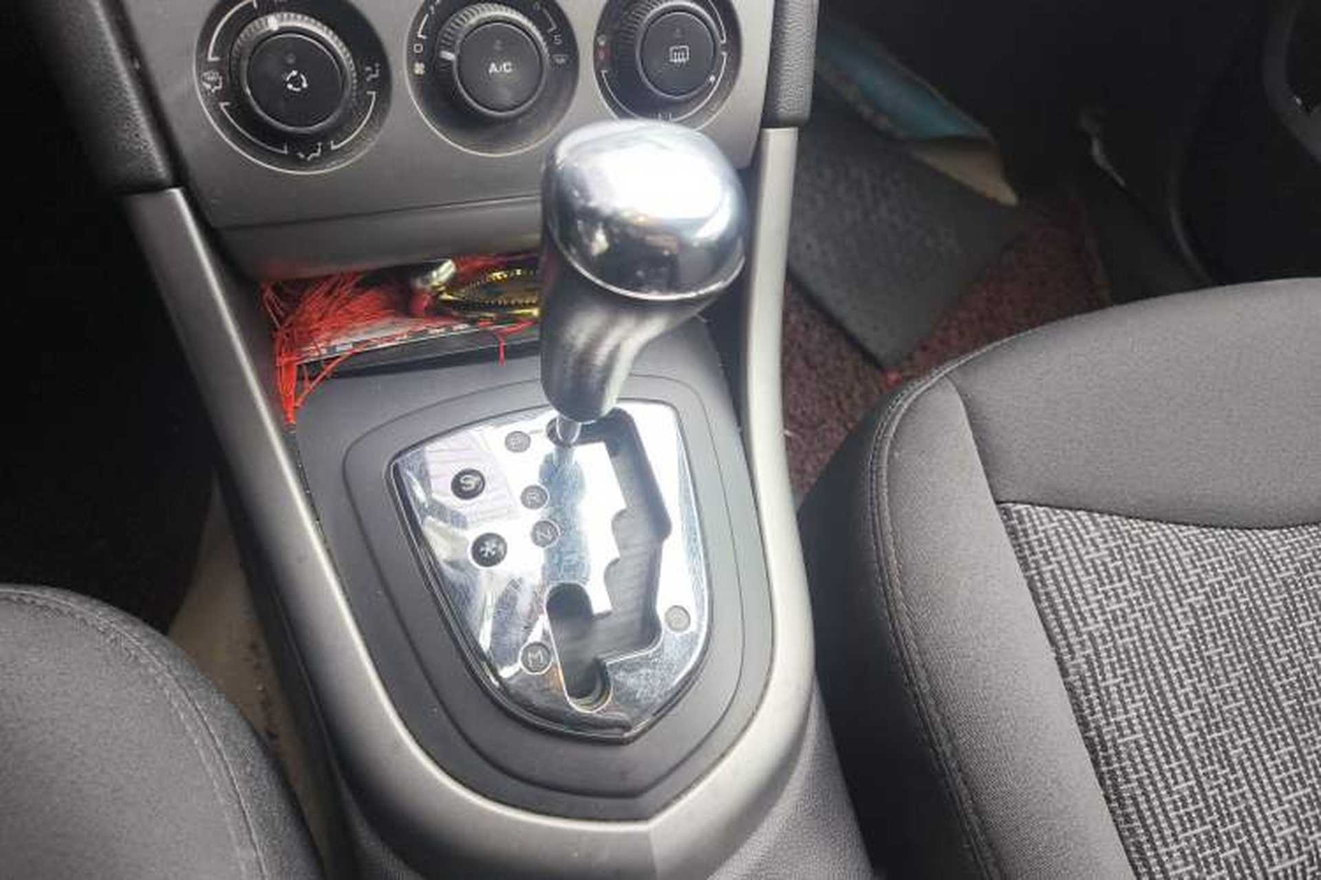 Used Peugeot 408 2011 2.0L Automatic Comfort Edition Gear Lever