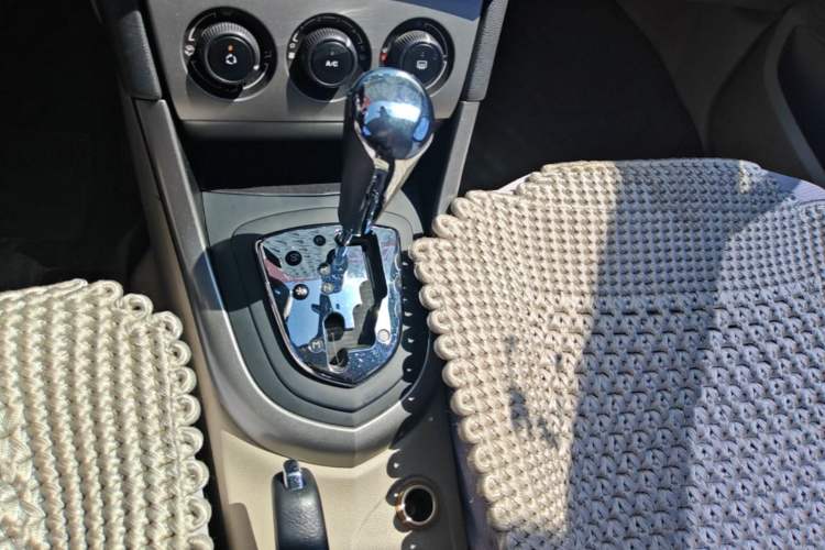 Used Peugeot 408 2011 2.0L Automatic Comfort Edition Gear Lever