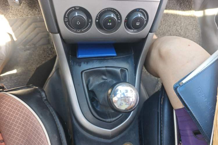 Used Peugeot 408 2011 1.6L Manual Comfort Edition Gear Lever
