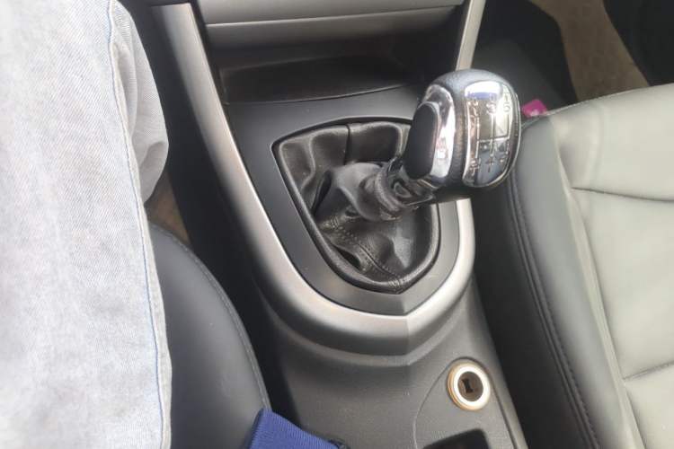 Used Peugeot 408 2011 2.0L Manual Comfort Edition Gear Lever