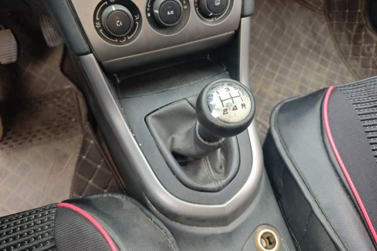 Used Peugeot 408 2011 2.0L Manual Comfort Edition Gear Lever