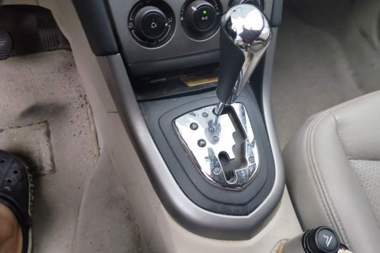 Used Peugeot 408 2011 1.6L Automatic Comfort Edition Gear Lever