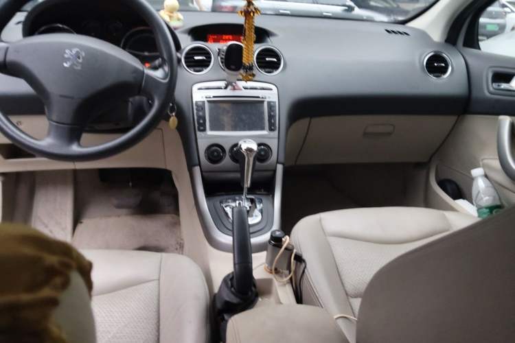 Used Peugeot 408 2011 1.6L Automatic Comfort Edition Headliner