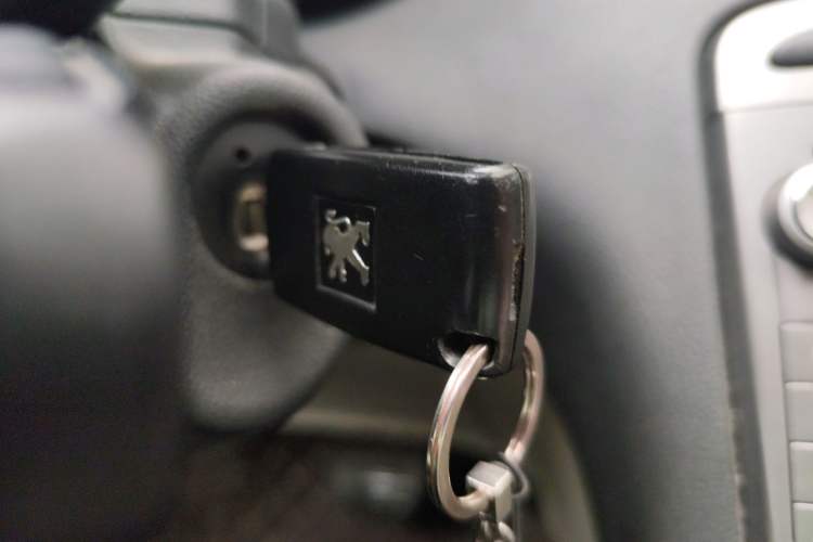 Used Peugeot 408 2011 2.0L Automatic Luxury Edition Interior 1