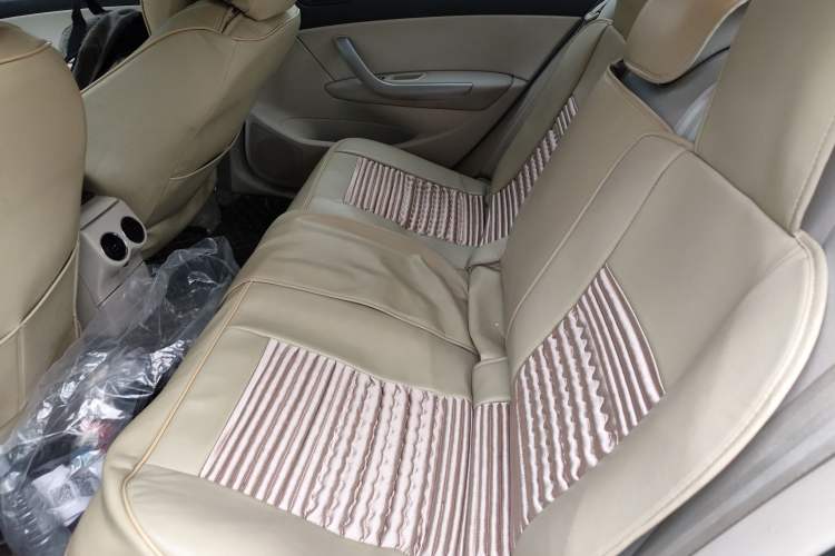 Used Peugeot 408 2011 2.0L Automatic Luxury Edition Interior 4