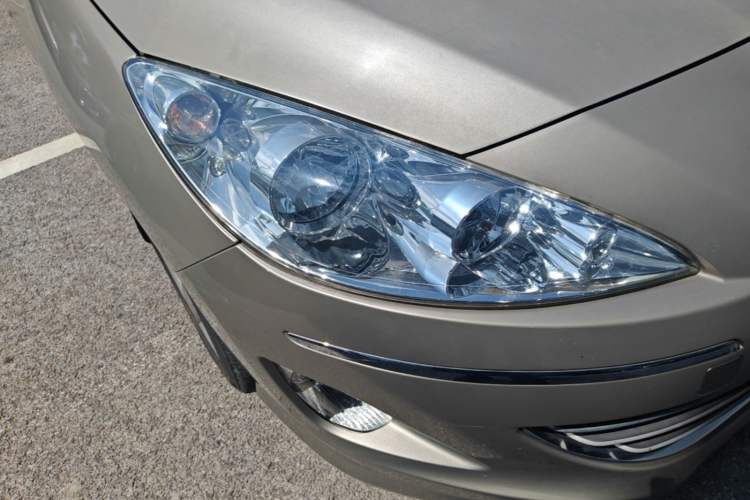 Used Peugeot 408 2011 2.0L Automatic Comfort Edition Right Front Headlight