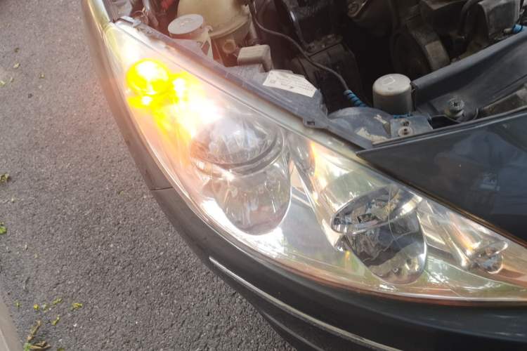 Used Peugeot 408 2011 1.6L Automatic Comfort Edition Right Front Headlight
