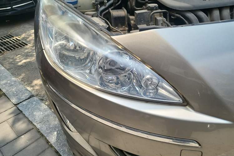 Used Peugeot 408 2011 2.0L Automatic Comfort Edition Right Front Headlight