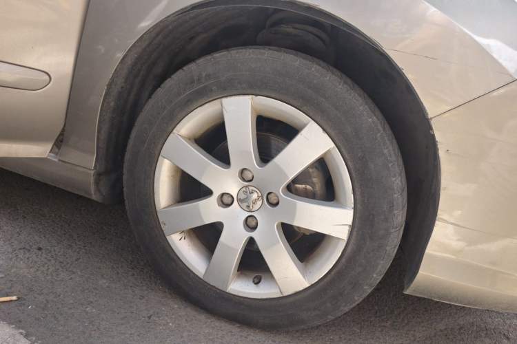 Used Peugeot 408 2011 1.6L Manual Comfort Edition Right Front Wheel Hub