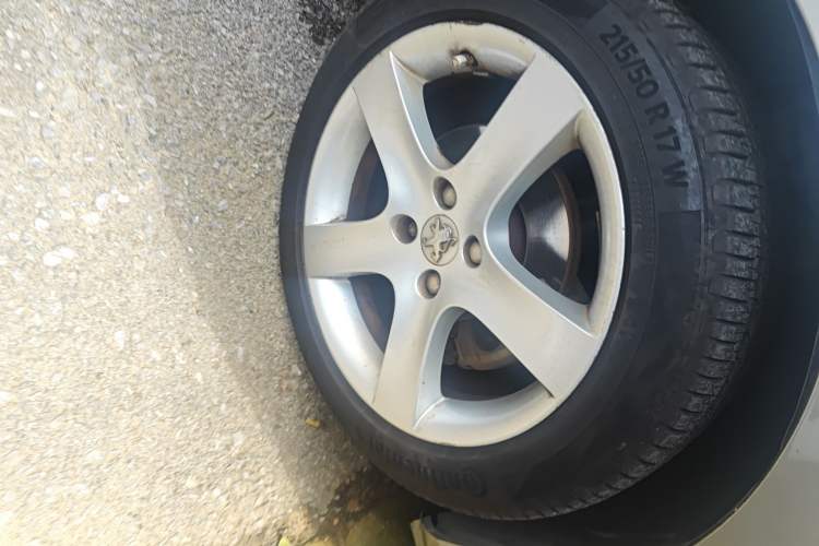 Used Peugeot 408 2011 2.0L Automatic Luxury Edition Right Front Wheel Hub