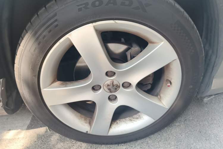 Used Peugeot 408 2011 2.0L Manual Comfort Edition Right Front Wheel Hub