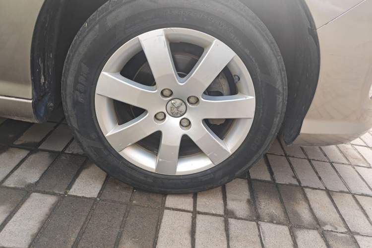 Used Peugeot 408 2011 1.6L Manual Comfort Edition Right Front Wheel Hub