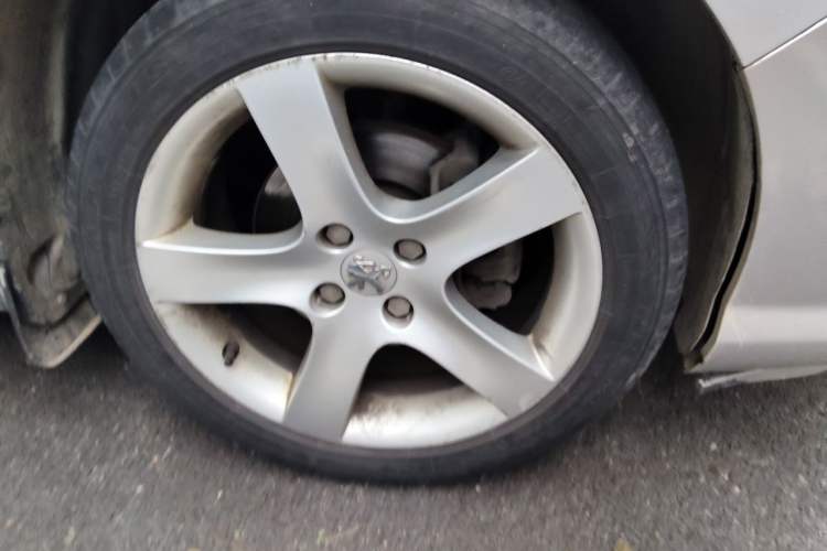 Used Peugeot 408 2011 1.6L Automatic Comfort Edition Right Front Wheel Hub