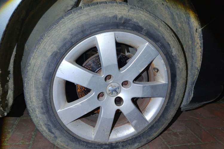 Used Peugeot 408 2011 1.6L Automatic Comfort Edition Right Front Wheel Hub