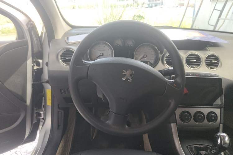 Used Peugeot 408 2011 2.0L Manual Comfort Edition Steering Wheel