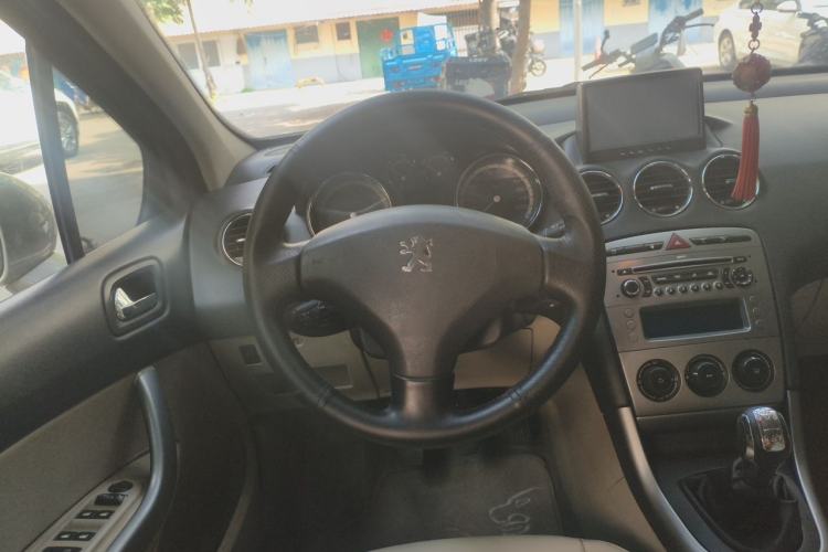 Used Peugeot 408 2011 1.6L Manual Comfort Edition Steering Wheel