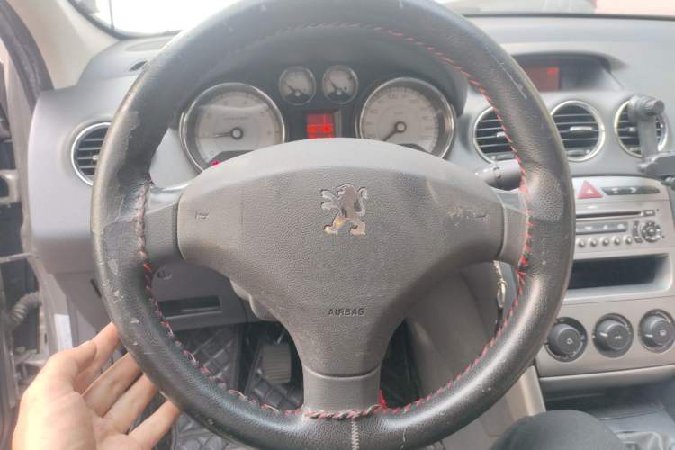 Used Peugeot 408 2011 1.6L Manual Comfort Edition Steering Wheel