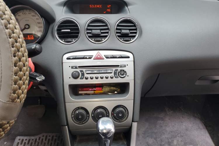 Used Peugeot 408 2011 2.0L Automatic Comfort Edition Audio And AC Panel