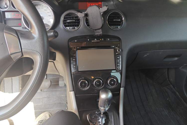 Used Peugeot 408 2011 2.0L Automatic Comfort Edition Audio And AC Panel